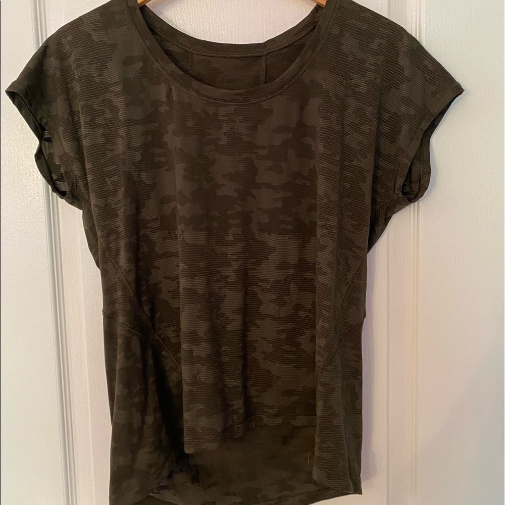 lululemon tee